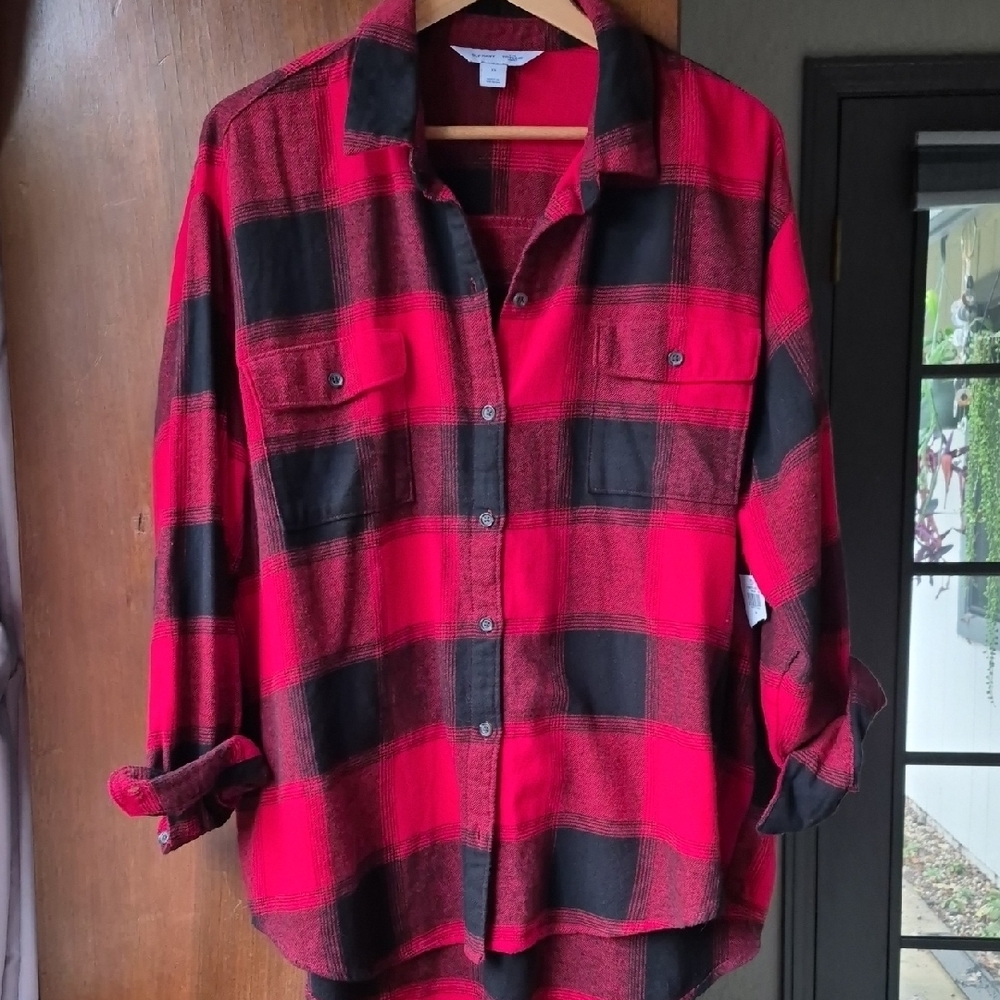 Women's Old Navy Red and Black Plaid Shirt XL